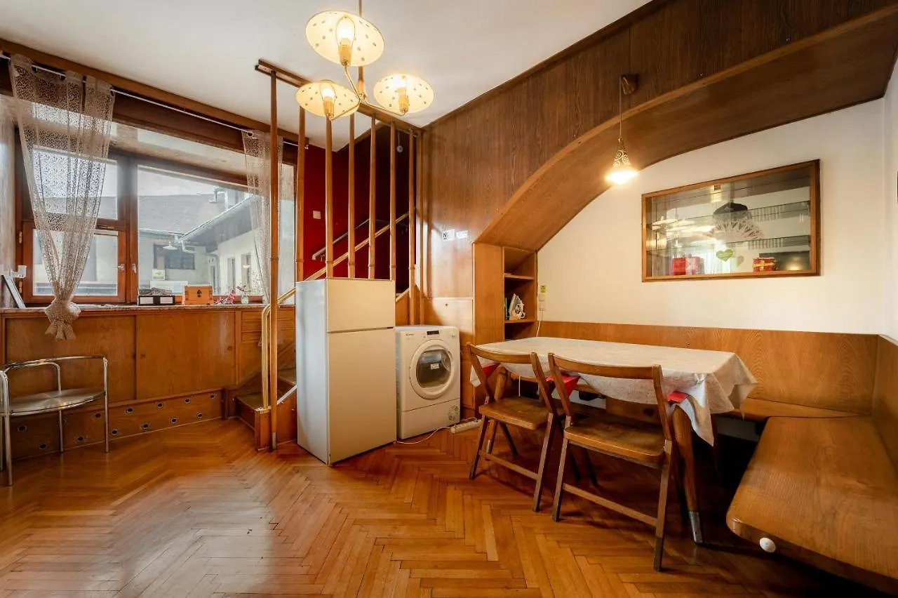 Pi House Villa Ljubljana 0*,  Slovenia